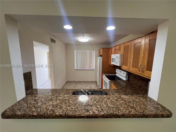 Racquet Club At Bonaventure, 379 Lakeview Dr #205, Weston, Florida 33326, image 1