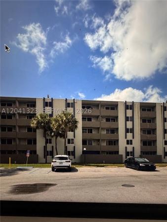 Samari Lake East, 10090 NW 80th Ct #1241, Hialeah Gardens, Florida 33016, image 2