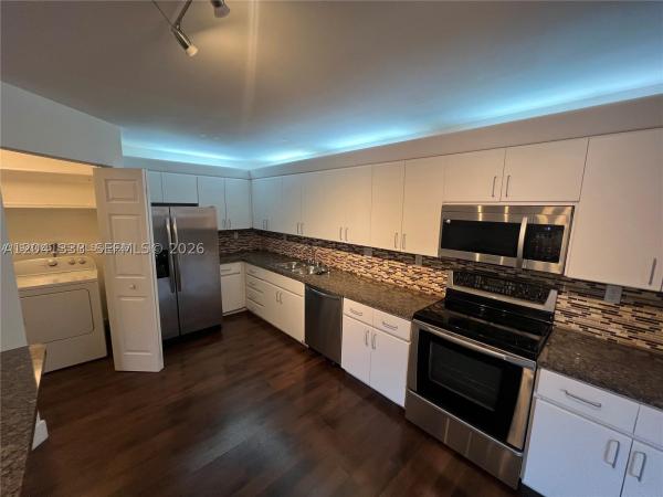 Visions, 561 Racquet Club Rd #21, Weston, Florida 33326, image 1