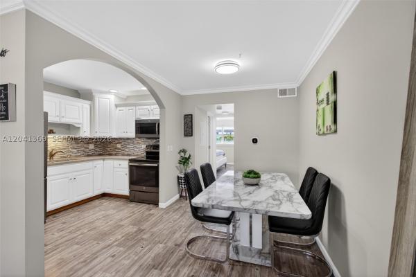 Shore Club, 111 Shore Ct #205, North Palm Beach, Florida 33408, image 1