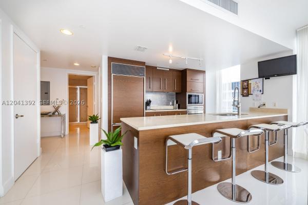 Icon Brickell Tower 1, 475 Brickell Ave #4715, Miami, Florida 33131, image 1