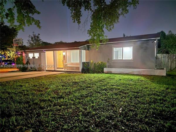 Hillside Park, 5721 Jefferson St, Hollywood, Florida 33023, image 1