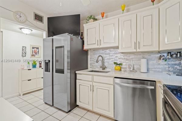 Somerset, 2871 Somerset Dr #102, Lauderdale Lakes, Florida 33311, image 3