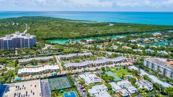 Grapetree Townhouses Of Key Biscayne, 425 Grapetree Dr #206, Key Biscayne, Florida 33149, image 3