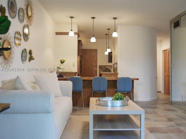 Imperial Point Colonnades, 2161 NE 68th St #306, Fort Lauderdale, Florida 33308, image 2
