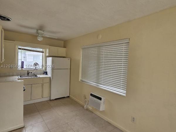 Trailer City, 2405 NE 136th Ln, North Miami Beach, Florida 33181, image 2