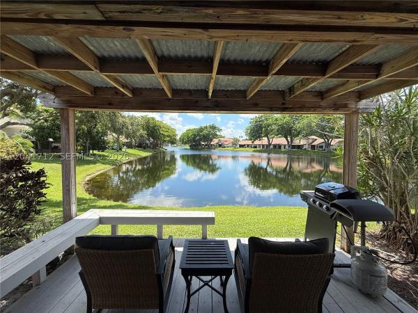 The Townhomes Of Deer Creek, 643 Deer Creek North Shore Dr, Deerfield Beach, Florida 33442, image 2