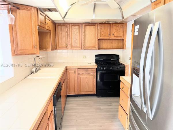 Creek Towers & Yacht Club, 8024 Tatum Waterway Dr #6B, Miami Beach, Florida 33141, image 1