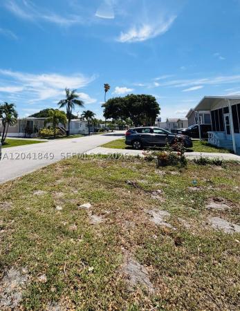 Ravenswood Estates Marinas, 2651 E Marina Dr, Dania Beach, Florida 33312, image 1
