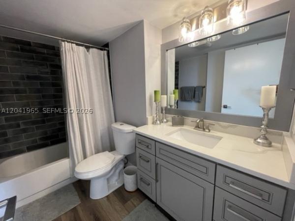 Boca Bayou, 17 Royal Palm Way #302, Boca Raton, Florida 33432, image 1