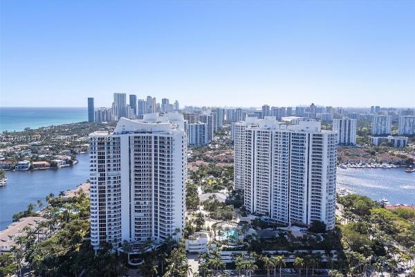 North Tower At The Point, 21205 NE 37th Ave #3003, Aventura, Florida 33180, image 2