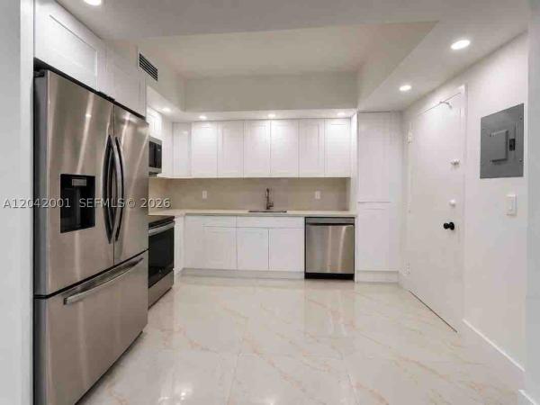 Arlen House West, 500 Bayview Dr #232, Sunny Isles Beach, Florida 33160, image 1