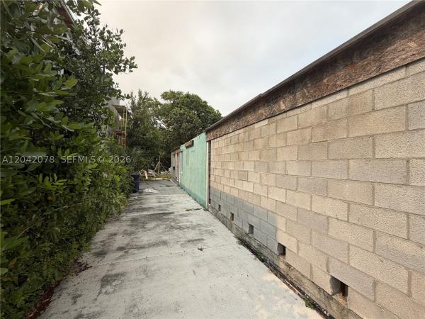 Alta Vista Terrace, 615 SW 16th St, Fort Lauderdale, Florida 33315, image 1