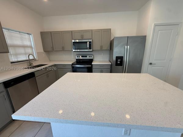 Regal Palm Square, 669 SW 11th St, Florida City, Florida 33034, image 1