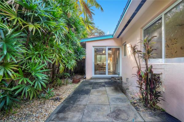 King Park, 2490 Abaco Ave, Miami, Florida 33133, image 2