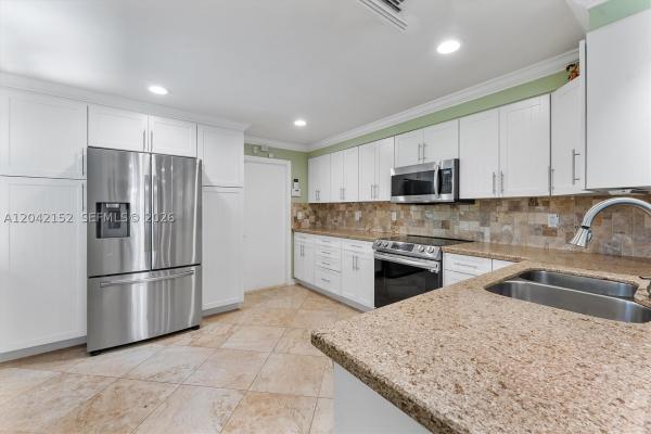 San Sebastian, 1552 Barcelona Way #6-19, Weston, Florida 33327, image 2