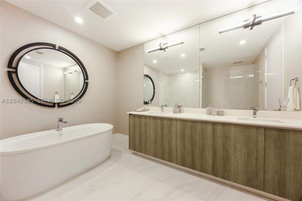 Aurora, 17550 Collins Ave #702, Sunny Isles Beach, Florida 33160, image 2