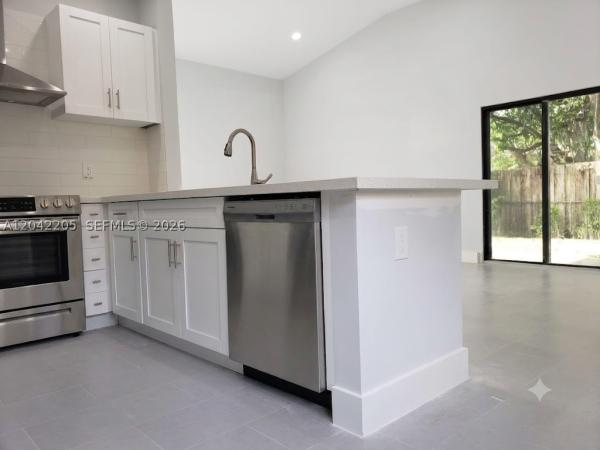 Fulfordale, 313 NE 169th St, North Miami Beach, Florida 33162, image 2
