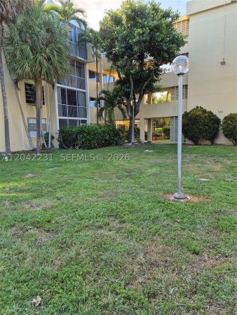 942 NE 199th St #4G, Unincorporated Dade County, Florida 33179, image 1