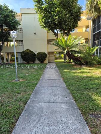 942 NE 199th St #4G, Unincorporated Dade County, Florida 33179, image 2