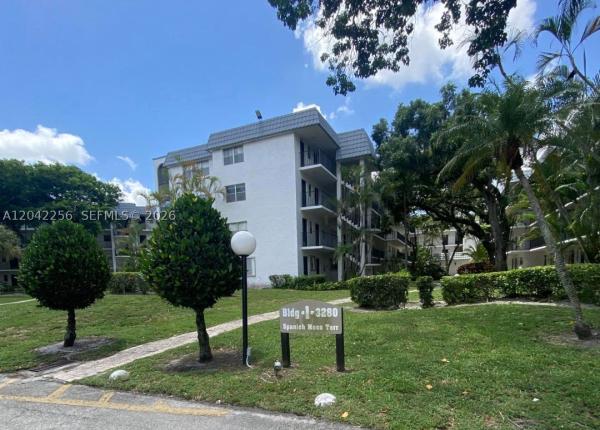 The Lakes Of Inverrary, 3280 Spanish Moss ##214, Lauderhill, Florida 33319, image 1