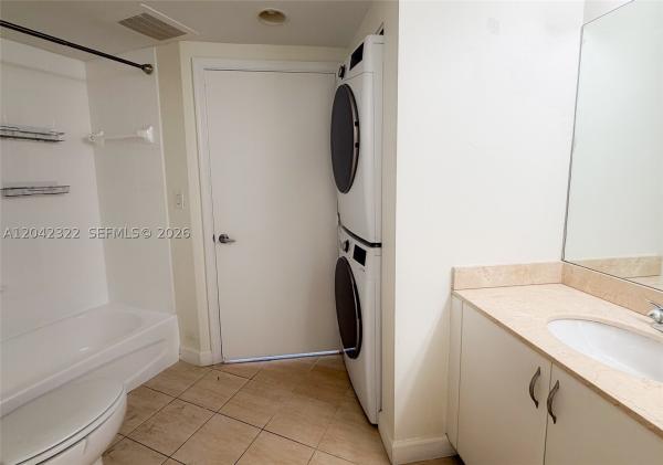 Opera Tower, 1750 N Bayshore Dr #1814, Miami, Florida 33132, image 3