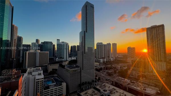 Centro, 151 SE 1st St #2205, Miami, Florida 33131, image 3
