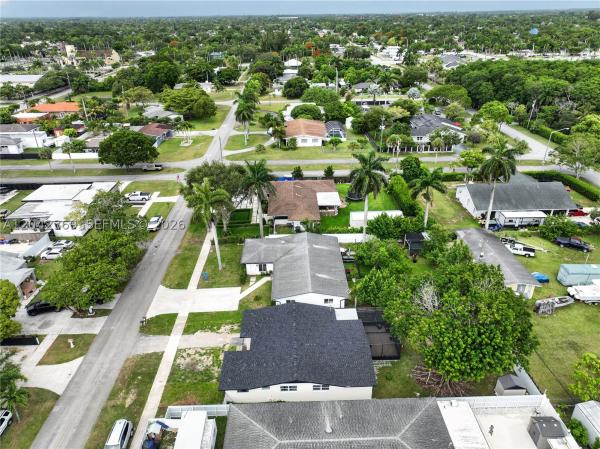 Downer Palms, 121 NE 18th St, Homestead, Florida 33030, image 2