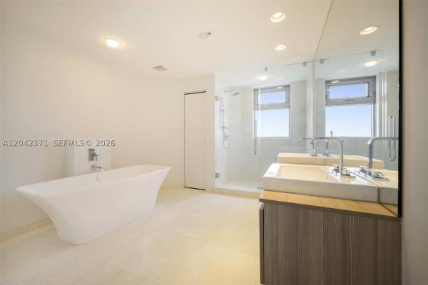 North Tower At Marina Palms, 17301 Biscayne Blvd #1704, North Miami Beach, Florida 33160, image 2