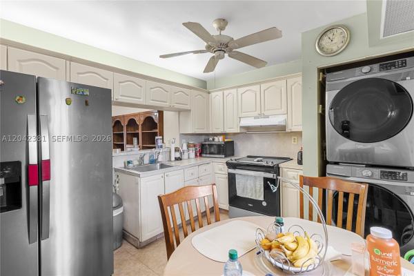 Westland, 1800 W 54th St #209, Hialeah, Florida 33012, image 2