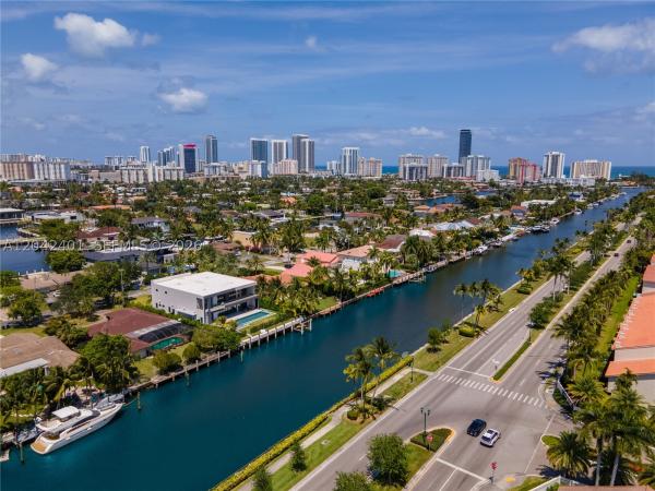 Golden Isles, 496 Holiday Dr, Hallandale Beach, Florida 33009, image 2