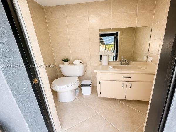 Cape Coral, 209 SW 42nd St, Cape Coral, Florida 33914, image 2