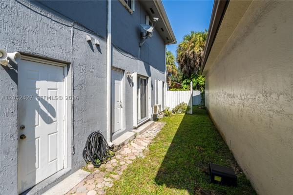 West Lakes Gardens, 15251 NW 89th Ave, Miami Lakes, Florida 33018, image 2