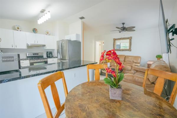 10920 SW 143rd Ct, Unincorporated Dade County, Florida 33186, image 2