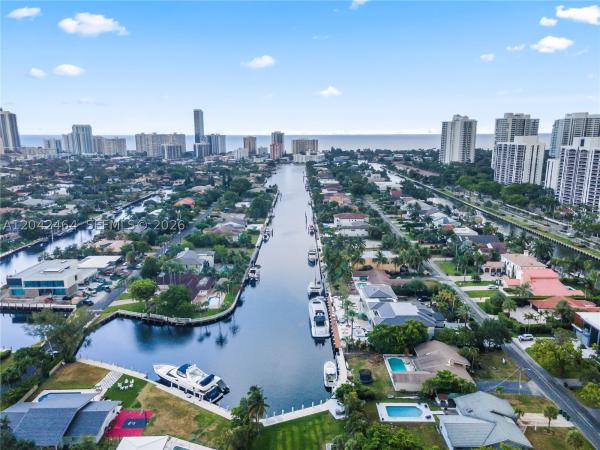 Golden Isles, 496 Holiday Dr, Hallandale Beach, Florida 33009, image 2