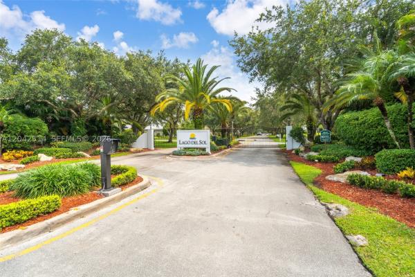5703 Lago Del Sol Dr, Lake Worth, Florida 33449, image 2