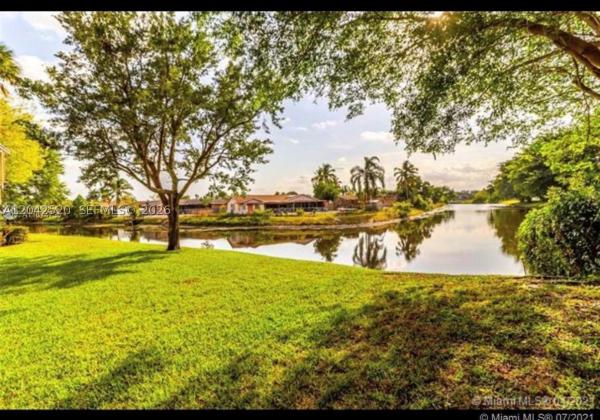 Karanda Village 3, 3833 Cocoplum Cir #3593, Coconut Creek, Florida 33063, image 2