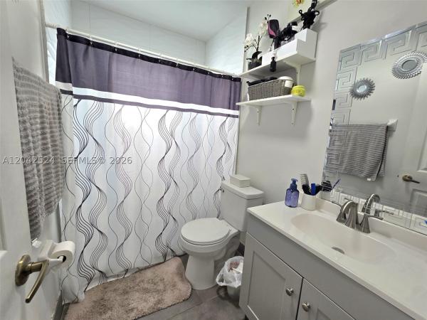 Bella Luna, 1265 W 24th St #201, Hialeah, Florida 33010, image 2