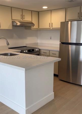 Bella Lago Vista At Clear Lake Club, 738 Executive Center Dr #23, West Palm Beach, Florida 33401, image 1