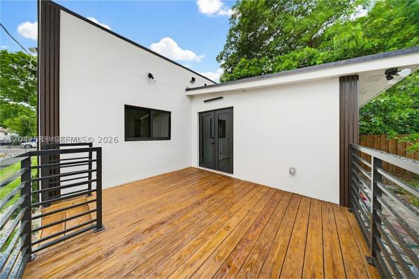 Crestwood, 1021 NW 48th St, Miami, Florida 33127, image 2