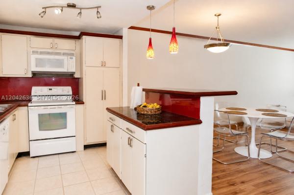 Oceanview A, 19390 Collins Ave #204, Sunny Isles Beach, Florida 33160, image 2