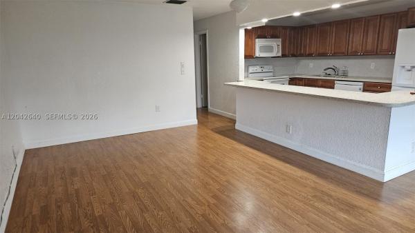 Lauderdale West, 8555 NW 10th St #B106, Plantation, Florida 33322, image 2