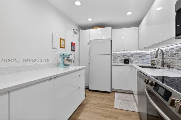 London Towers, 9381 E Bay Harbor Dr #303N, Bay Harbor Islands, Florida 33154, image 3