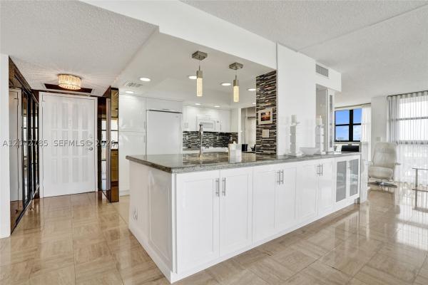 Towers Of Oceanview East, 400 Leslie Dr #1110, Hallandale Beach, Florida 33009, image 2