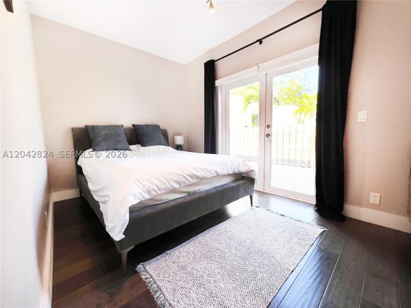 Croissant Park, 513 SW 18th Ct #1, Fort Lauderdale, Florida 33315, image 2