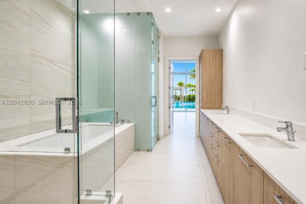 153 N Seabreeze Blvd #401, Fort Lauderdale, Florida 33304, image 3