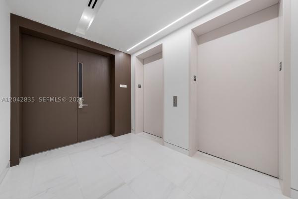 300 Biscayne Boulevard Way #2701, Miami, Florida 33131, image 1