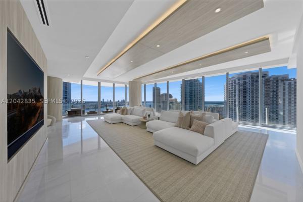 300 Biscayne Boulevard Way #2701, Miami, Florida 33131, image 1