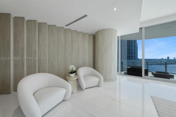 300 Biscayne Boulevard Way #2701, Miami, Florida 33131, image 2