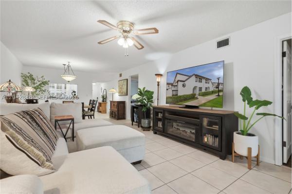 11230 Taft St, Pembroke Pines, Florida 33026, image 3